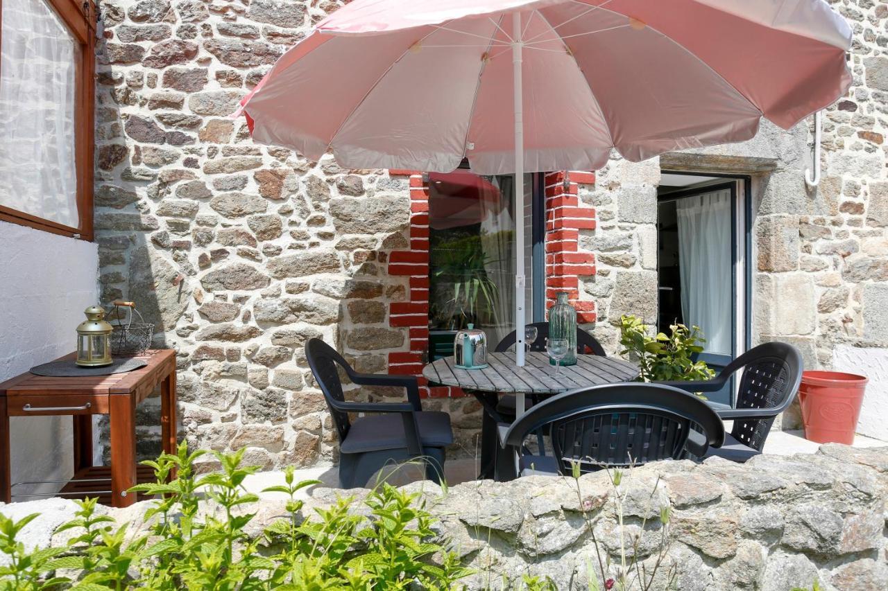 La Quinardais - Charmante Maison Avec Terrasse Saint-Samson-sur-Rance Dış mekan fotoğraf