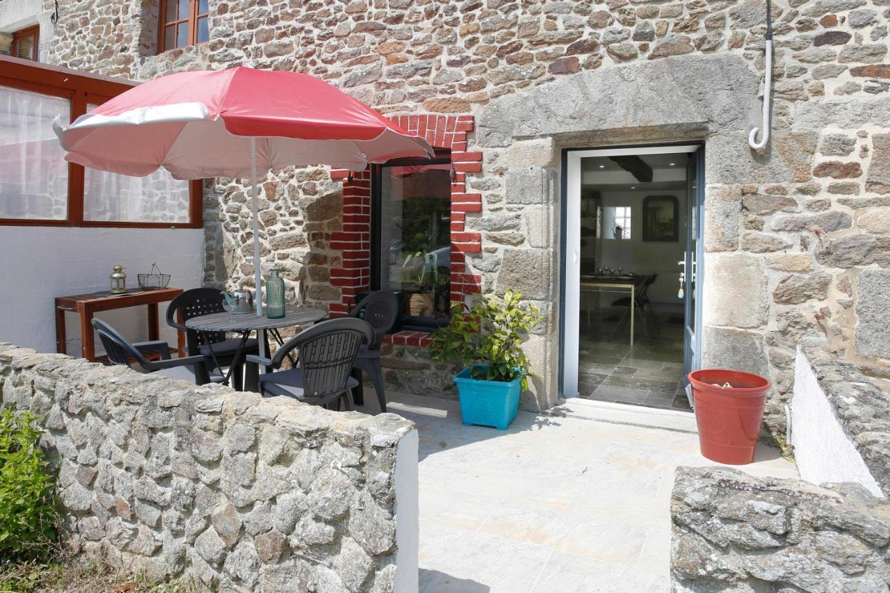 La Quinardais - Charmante Maison Avec Terrasse Saint-Samson-sur-Rance Dış mekan fotoğraf